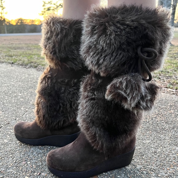 Report Fur boots y2k goodness - Picture 1 of 12